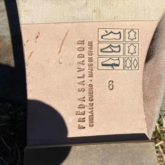 Freda Salvador Cecil slip on sandals flip flop thong style soft cushioned tops 6 - Picture 9 of 9